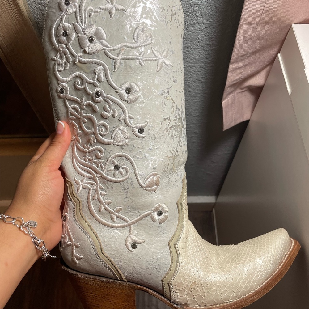 Corral Boots Size 7.5